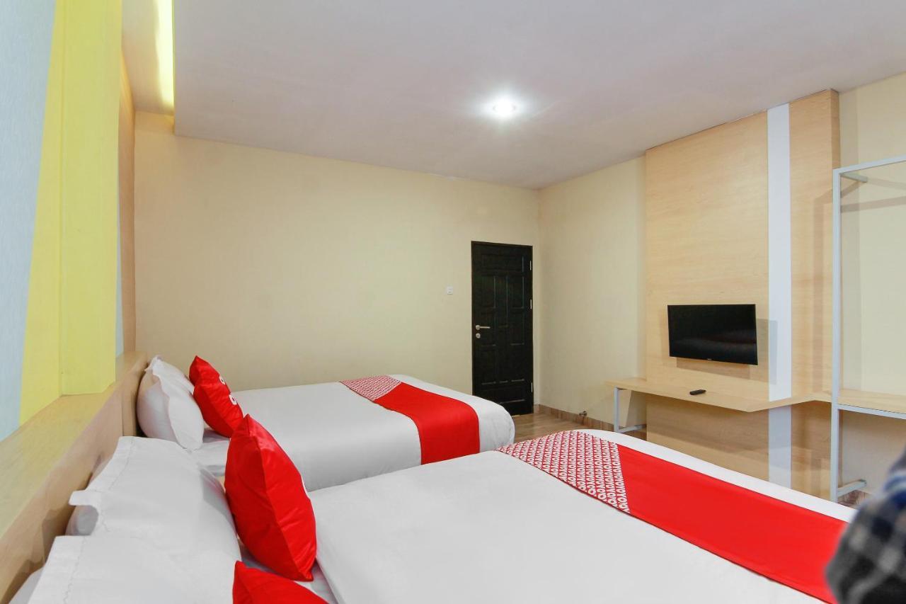 Hotel Capital O 3476 Millenium Medan
